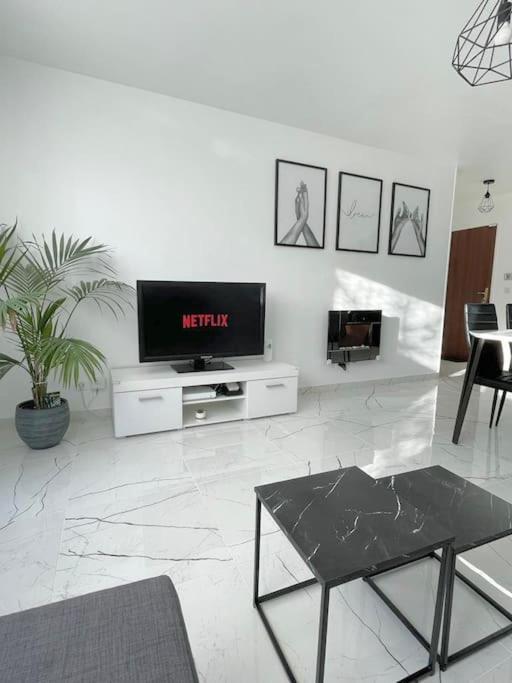 Apartment Grand F3 A 30mn De Paris - Terrasse + Parking Prive